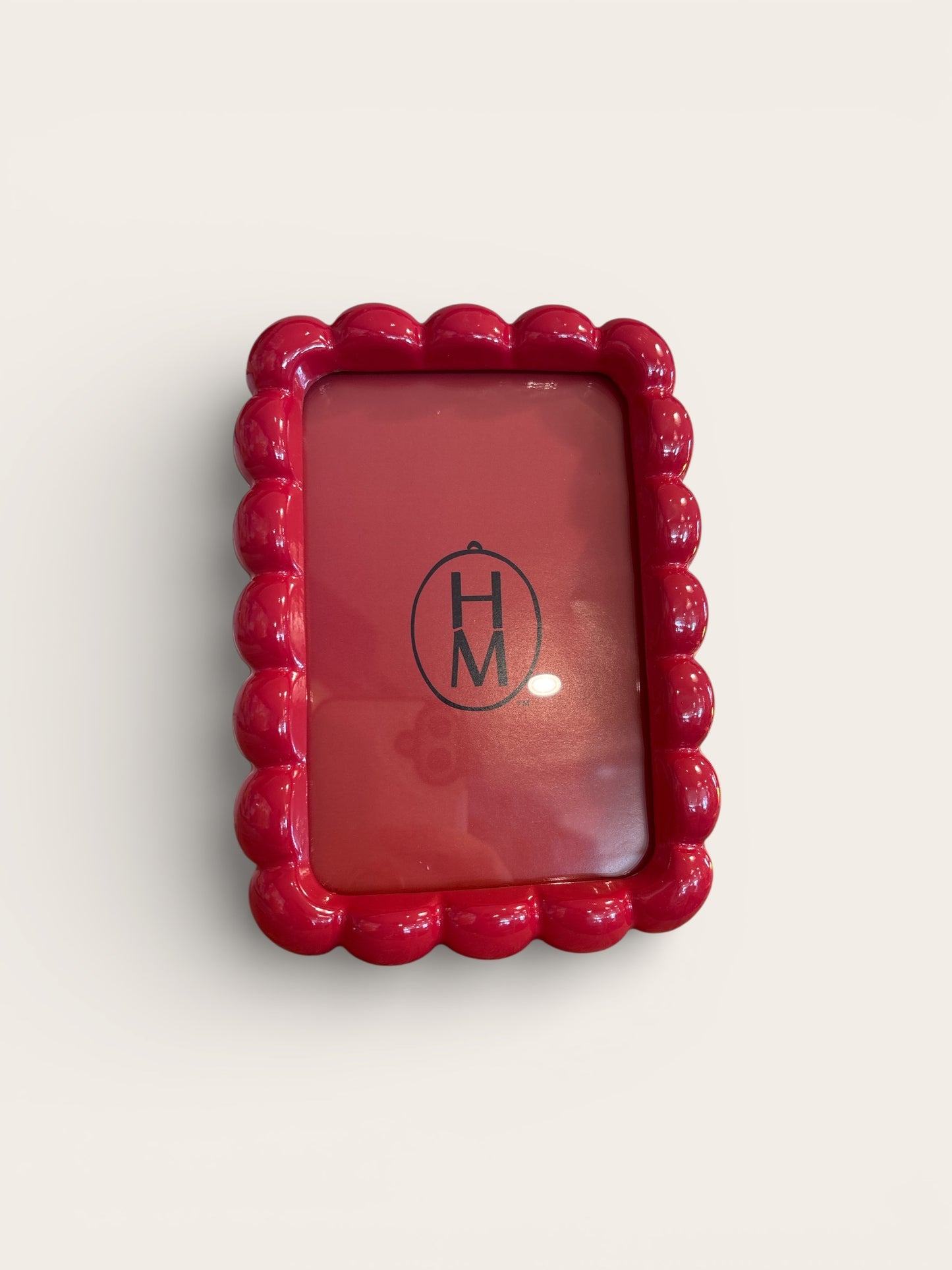 Resin Scalloped Photo Frame