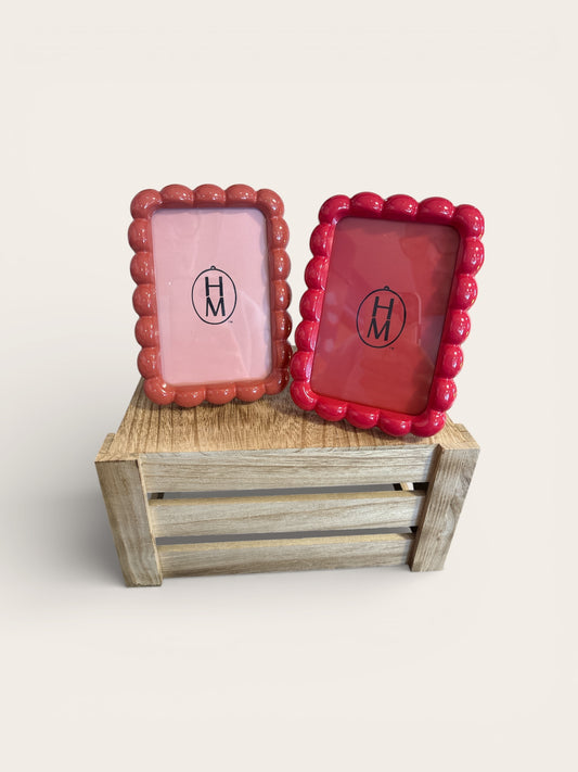 Resin Scalloped Photo Frame